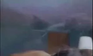 ذهبت إلى السد والتبول افلام جنس اجنبية في حوض السباحة.