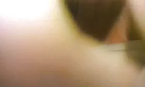 اثنين من الفتيات في الصالة قنوات سكس اجنبيه الرياضية مع حزام متعة