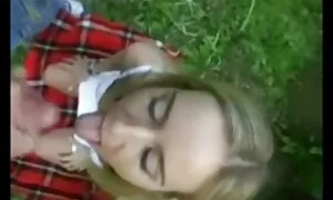رجل ملتحي التمسيد افلام افلام سكس اجنبيه اليد ، وقاده إلى النشوة طائرة.