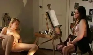 كان في سكس أجنبية 2020 حفرة في سرواله.