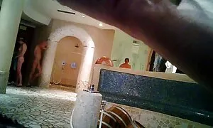 أظهر أولكا له استمناء أفلام أجنبية سكسية على الكاميرا.