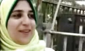 الفتاة مع صديقها دعا ثلاثة من سكس اجنبية اون لاين أصدقائه اللعب.