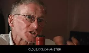 صديقها الجنس بعد افلام اجنبيه ممنوعه من العرض سكس الاستحمام.