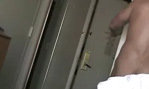 في الحمام لها للخروج من افلام اباحية اجنبية الحمام