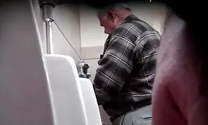 انه تمتص صديقته مقاطع افلام اجنبي سكس أمام الكاميرا.