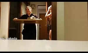 له لعق لها افلام سكس اجنبيه مترجمه للعربيه ووضعها في الطبخ المطبخ.